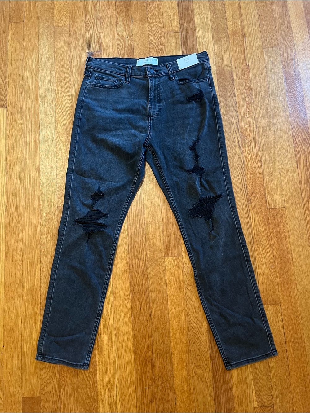 NWT Hollister Athletic Skinny Stretch Black Distressed Jeans 34 X 32